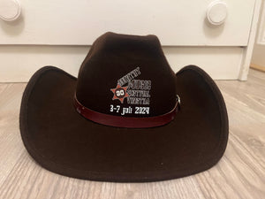 Offisiell Festival Cowboyhatt modell «Kansas» i farge sort eller brun med 30 års jubileum logo trykt på front