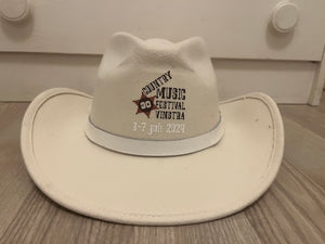 Offisiell Festival Cowboyhatt modell «Texas» i farge hvit med 30 års jubileum logo trykt på front