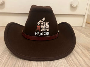 Offisiell Festival Cowboyhatt modell «Kansas» i farge sort eller brun med logo trykt på front